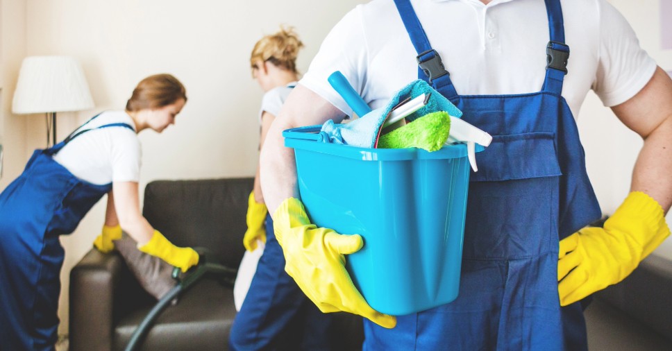 Serviços de higienização e manutenção como pilares da gestão de facilities.